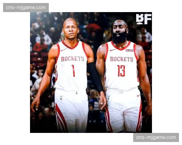 中场活动，名宿雷·阿伦与球迷进行三分对决